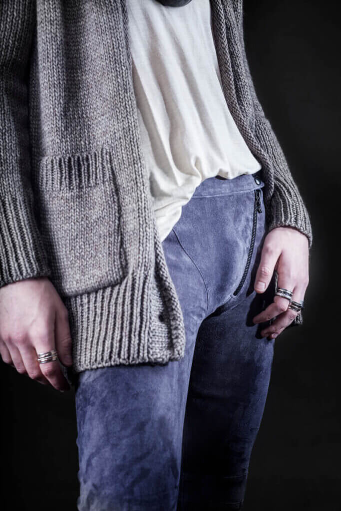 JANBOELO Casual outfit with textured cardigan and trousers.