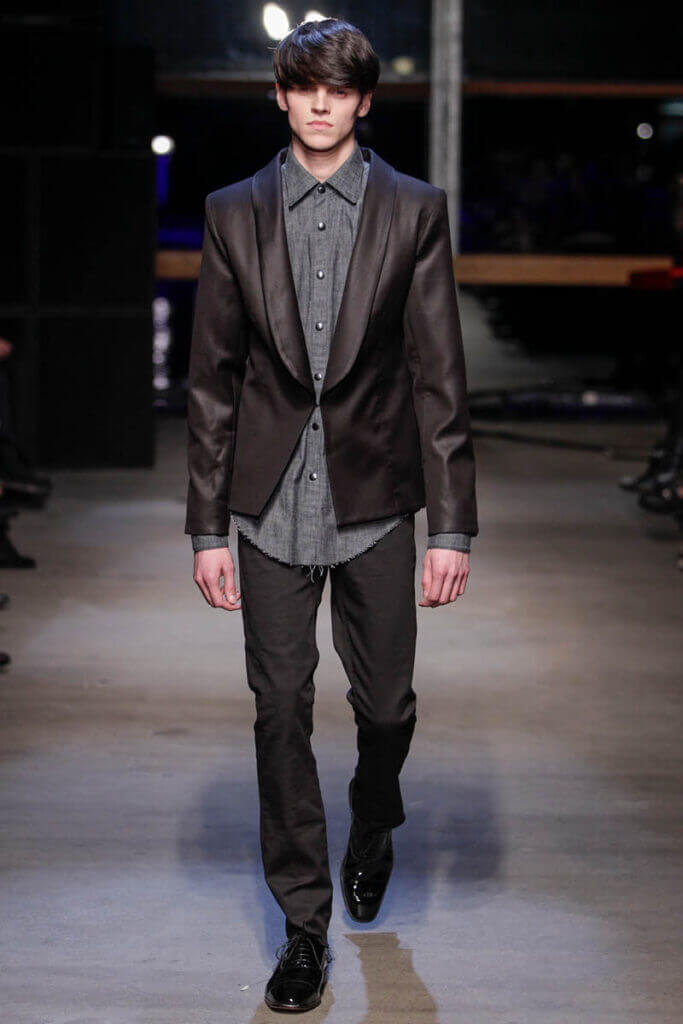 JANBOELO show Fall Winter 2013 2014 collection Model in stylish black suit walking