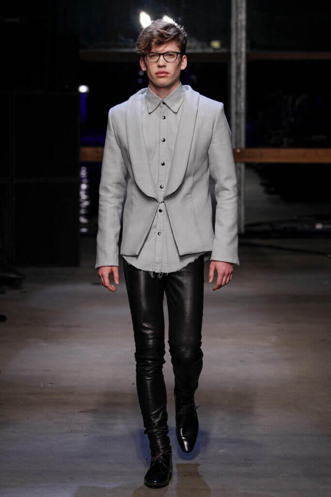 JANBOELO show Fall Winter 2013 2014 collection Model in stylish grey outfit walking