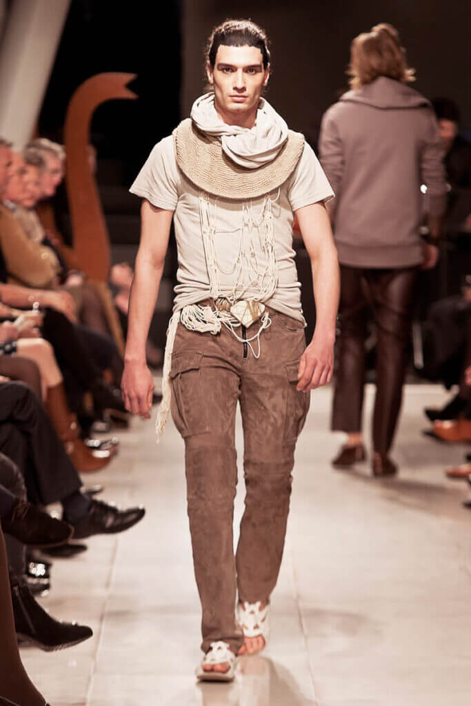 JANBOELO Fashion Show fall winter 2016 look 12, model in beige outfit
