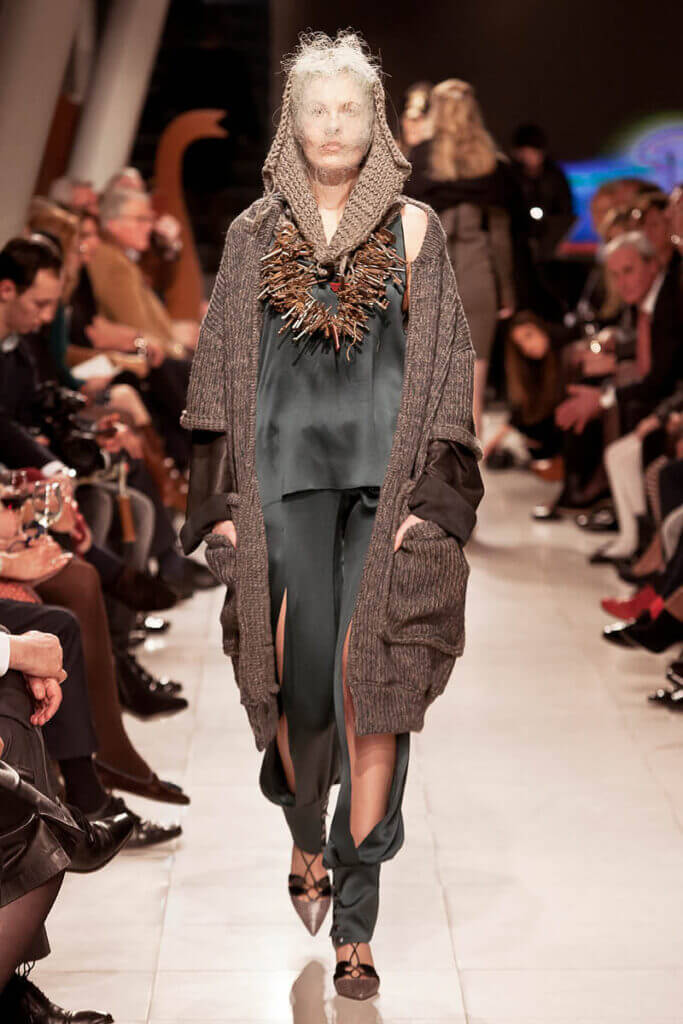 JANBOELO Fashion Show fall winter 2016 look 17, model in green outfit