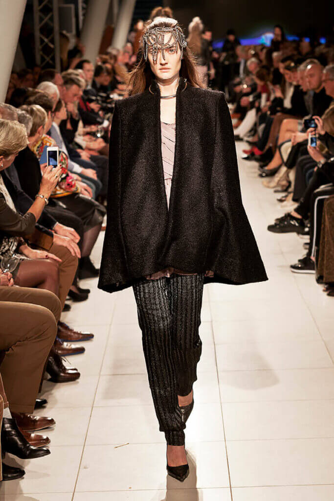 JANBOELO Fashion Show fall winter 2016 look 7, model with wool cape