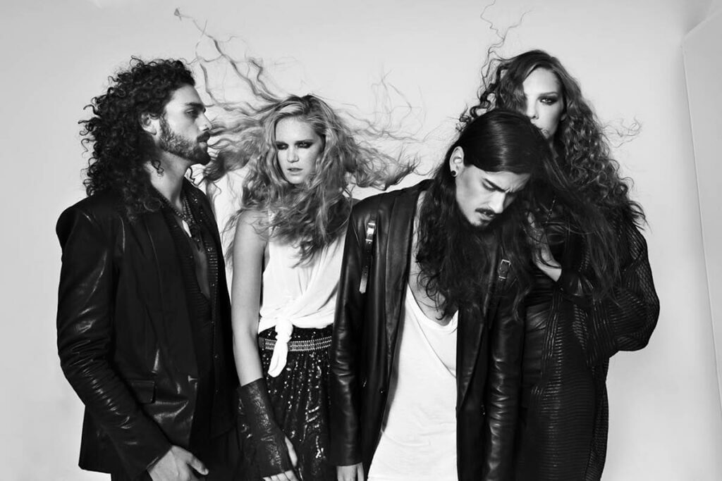 JANBOELO lookbook shot by Robin de Puy for spring summer collection group portrait 2, Stylish group with flowing hair.