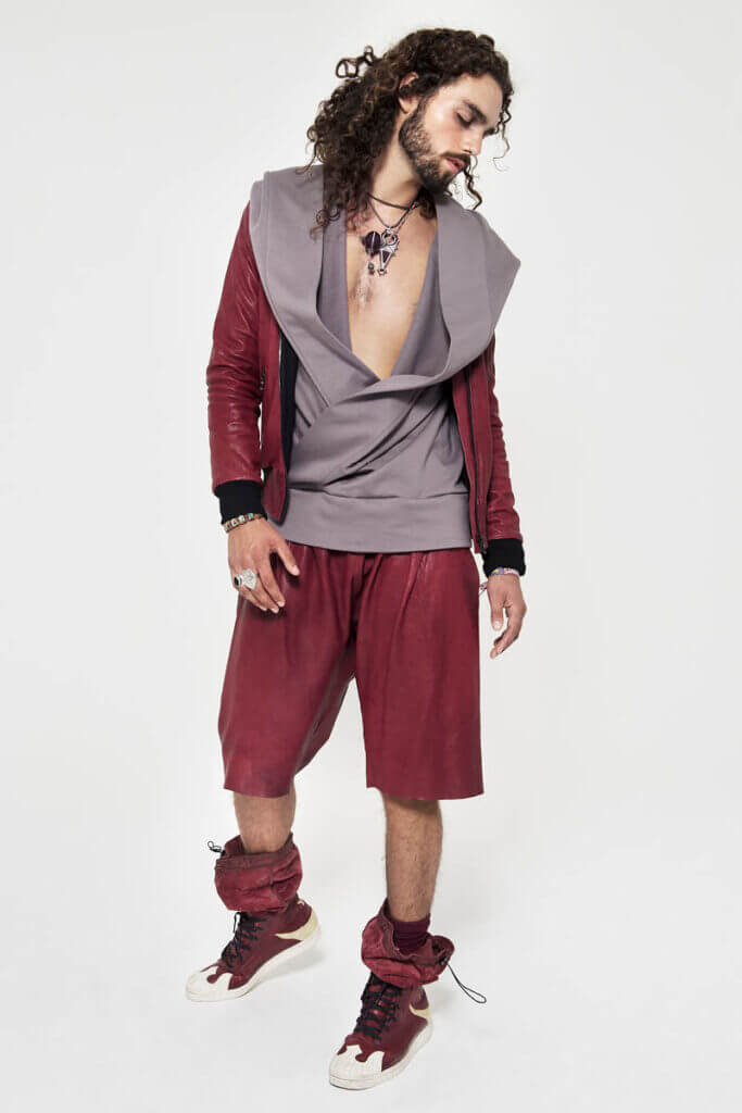 JANBOELO lookbook shot by Robin de Puy for spring summer collection look 2, Stylish man in layered casual outfit